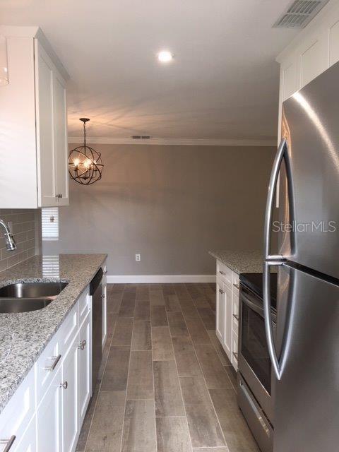 ORANGE TERRACE - Residential Lease