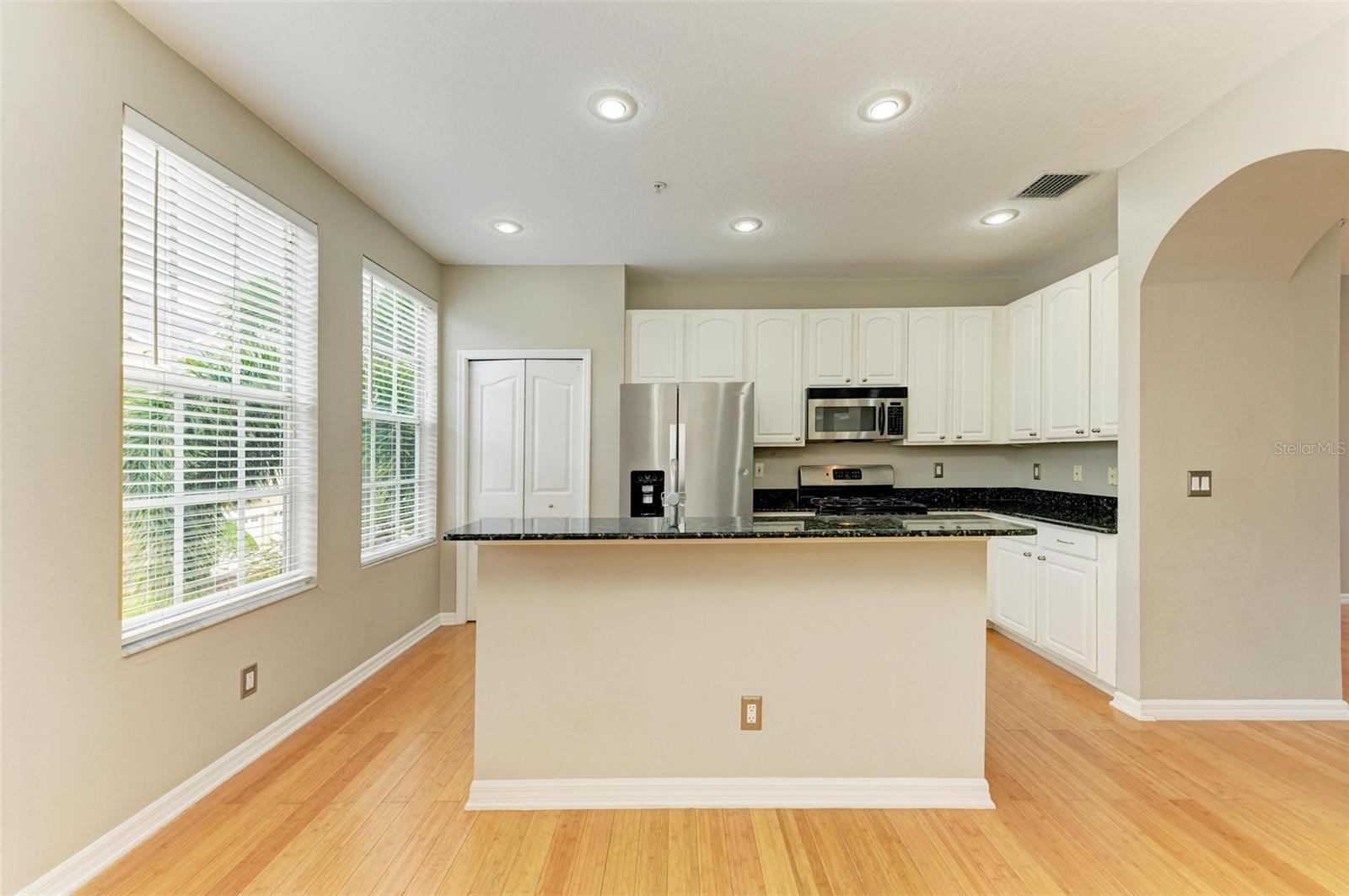 BAYSHORE POINTE TWNHMS PHAS - Residential Lease