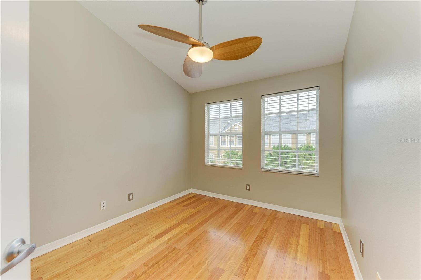 BAYSHORE POINTE TWNHMS PHAS - Residential Lease