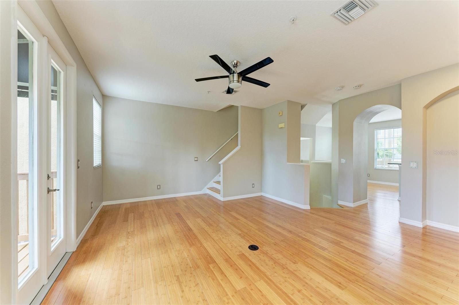 BAYSHORE POINTE TWNHMS PHAS - Residential Lease