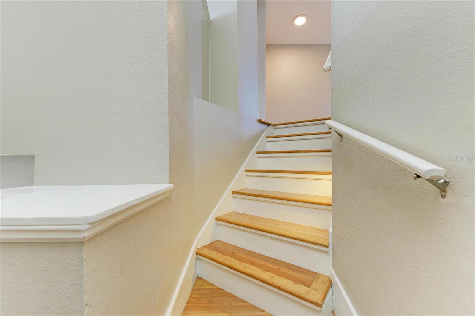 BAYSHORE POINTE TWNHMS PHAS - Residential Lease