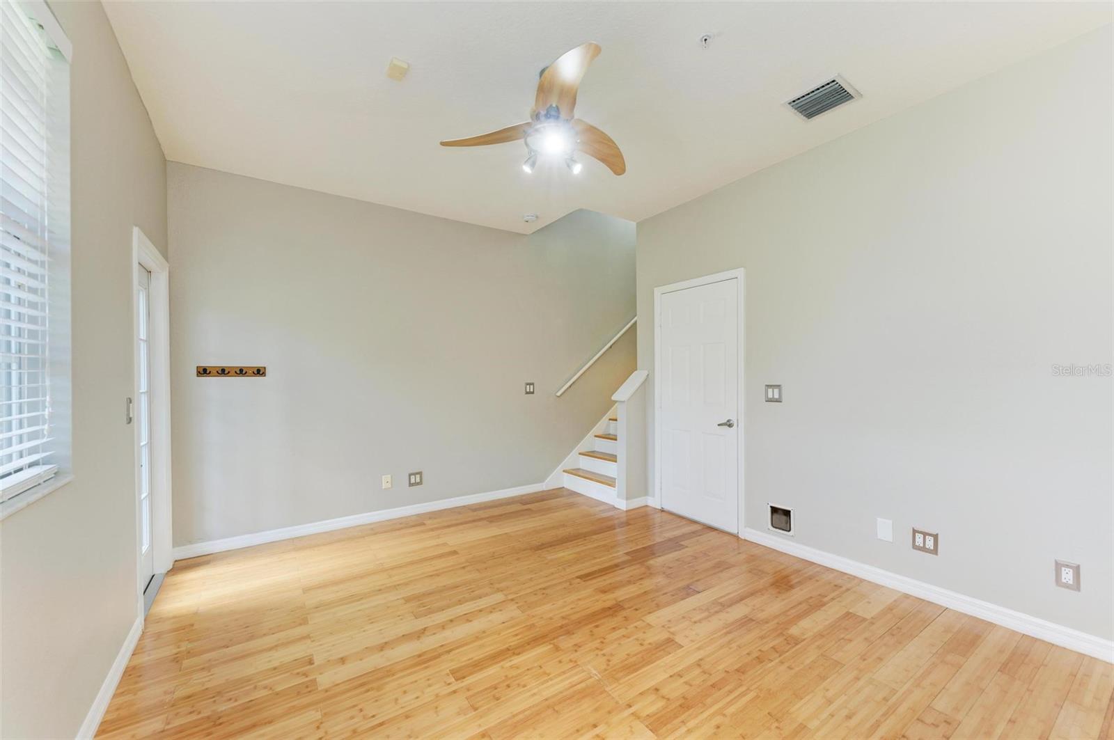 BAYSHORE POINTE TWNHMS PHAS - Residential Lease