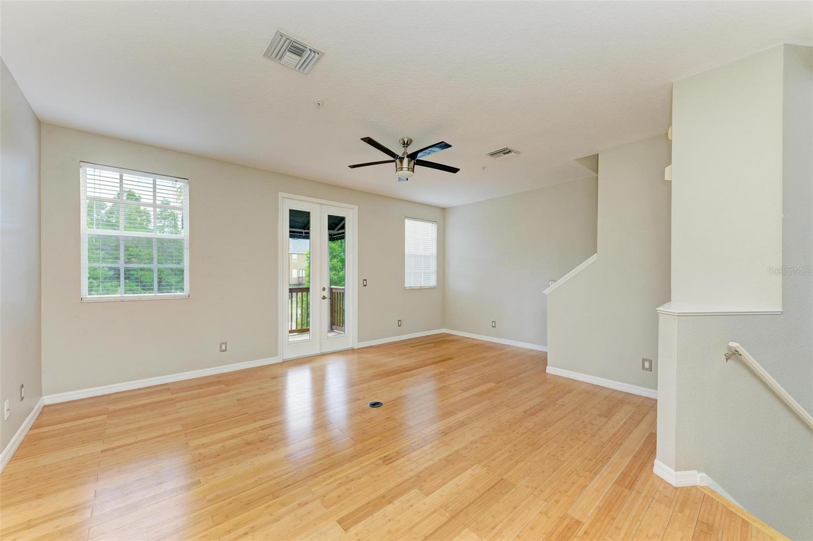 BAYSHORE POINTE TWNHMS PHAS - Residential Lease