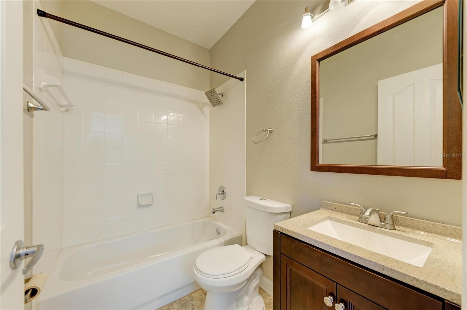 BAYSHORE POINTE TWNHMS PHAS - Residential Lease