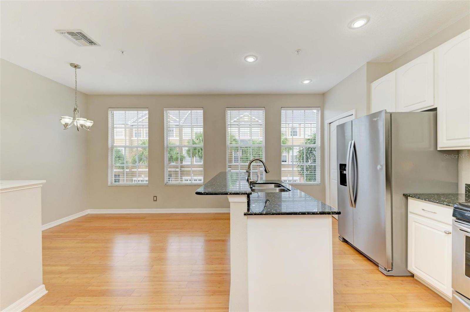 BAYSHORE POINTE TWNHMS PHAS - Residential Lease
