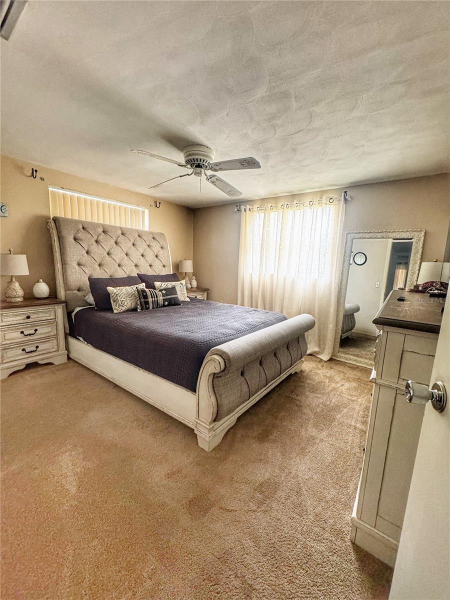 COLONIAL HILLS - Residential