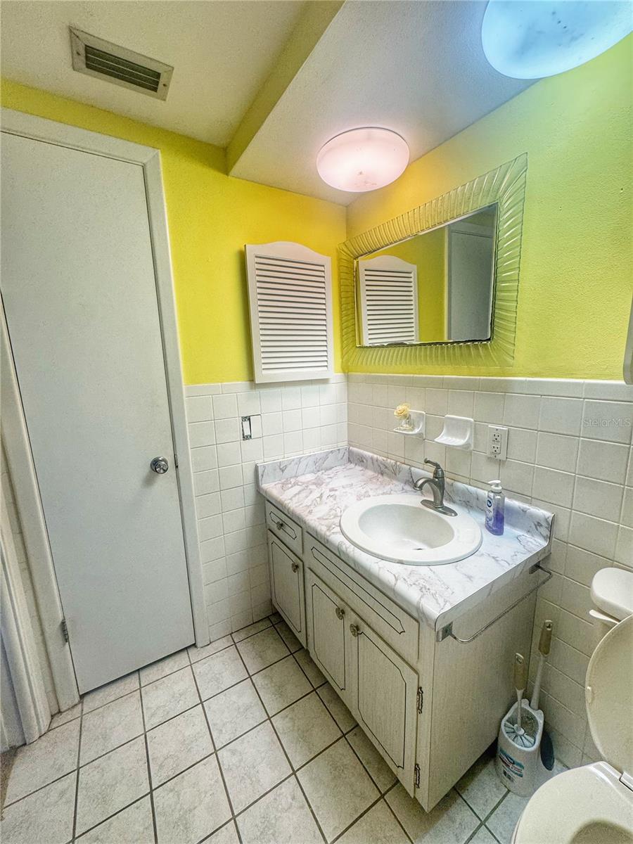 COLONIAL HILLS - Residential