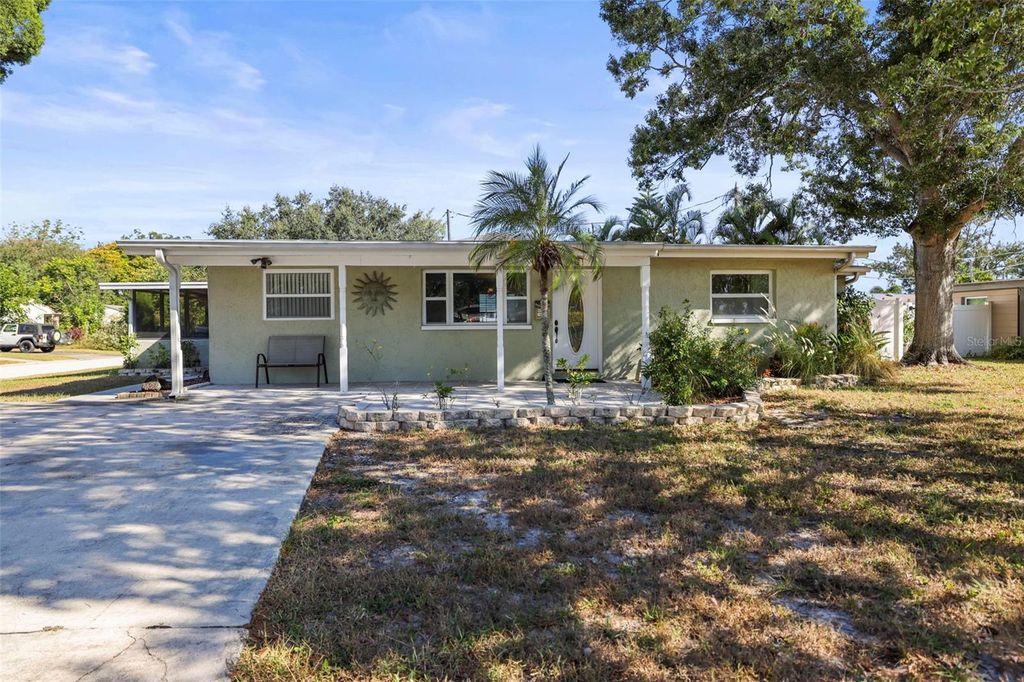 Photo of 401 Davison Avenue NE, St Petersburg, FL 33703 (MLS # TB8446827)