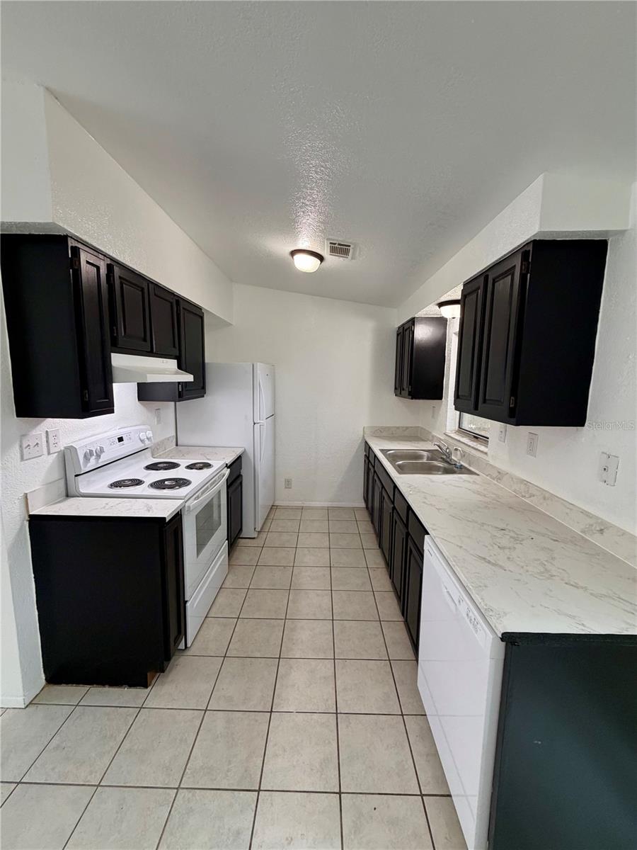 OCALA PARK ESTATE - Residential Lease