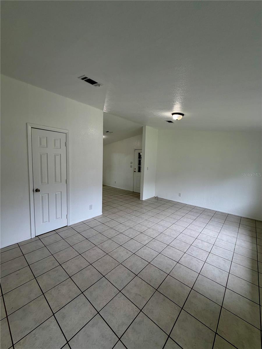 OCALA PARK ESTATE - Residential Lease