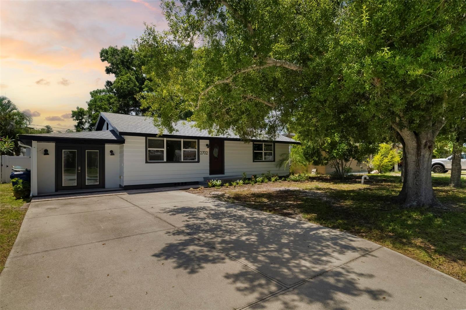 2702 GRAND CAYMAN STREET