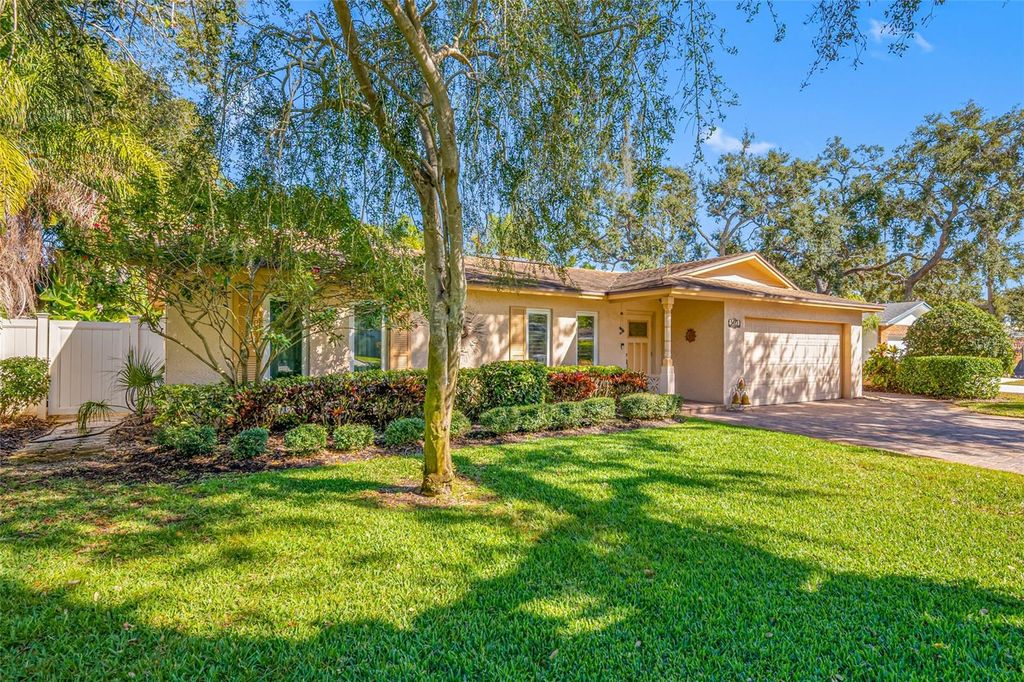 Photo of 5473 97th Way N, St Petersburg, FL 33708 (MLS # TB8467916)