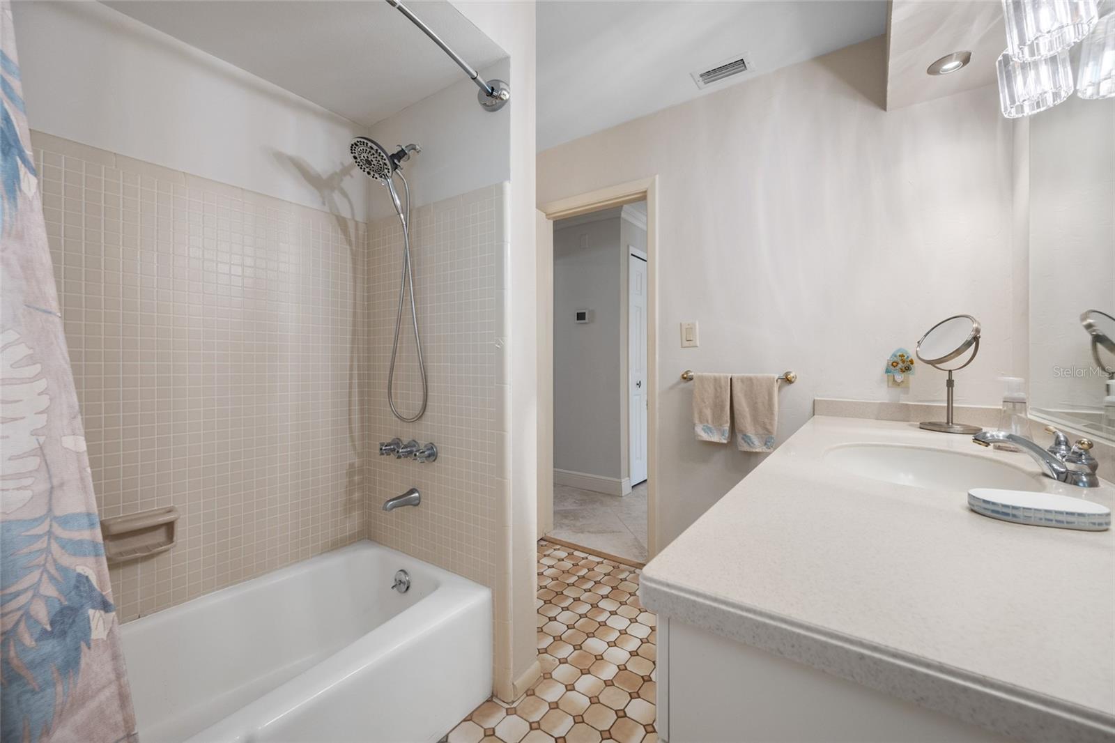 BAY PINES ESTATES - Residential