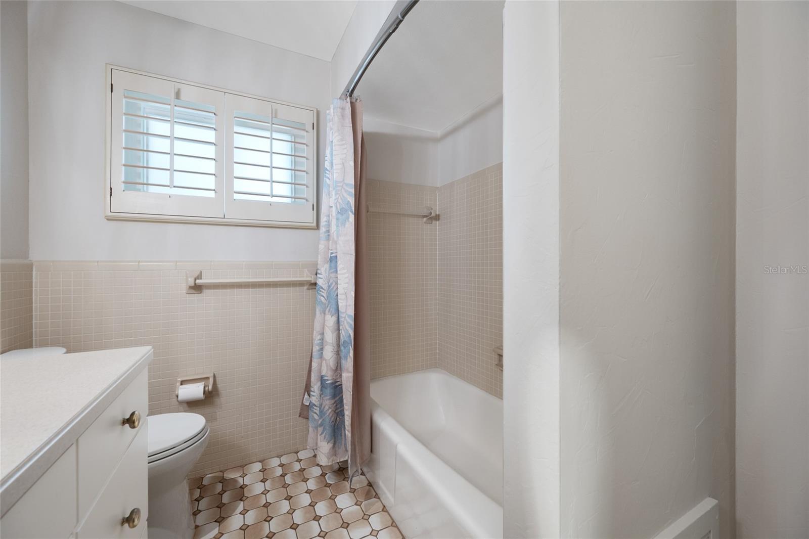 BAY PINES ESTATES - Residential