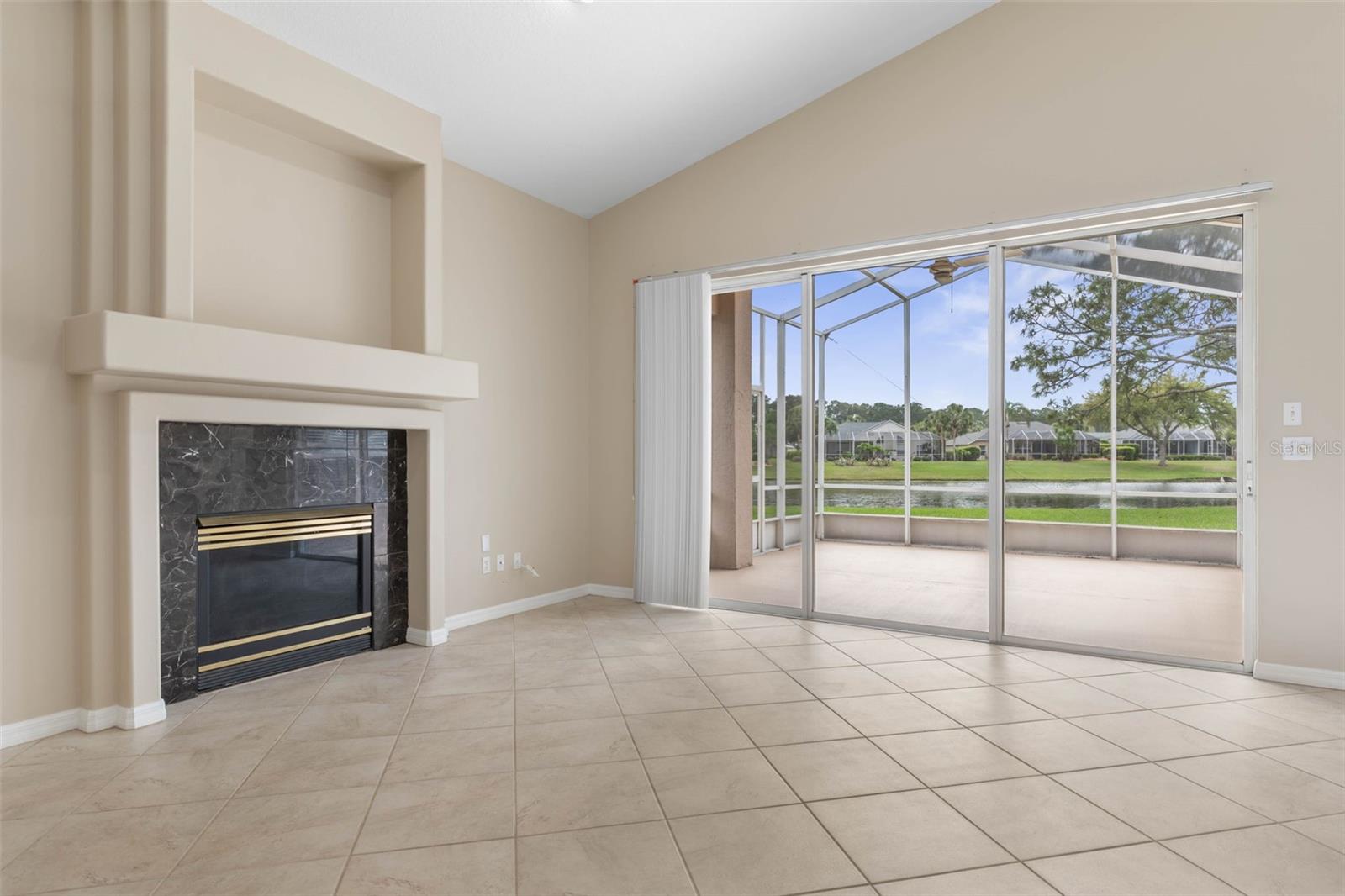 PLANTATION BAY PH 01A UNIT 01-6 - Residential