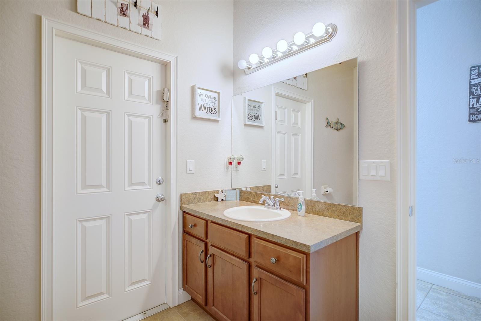 HARTFORD ESTATES - Residential Lease