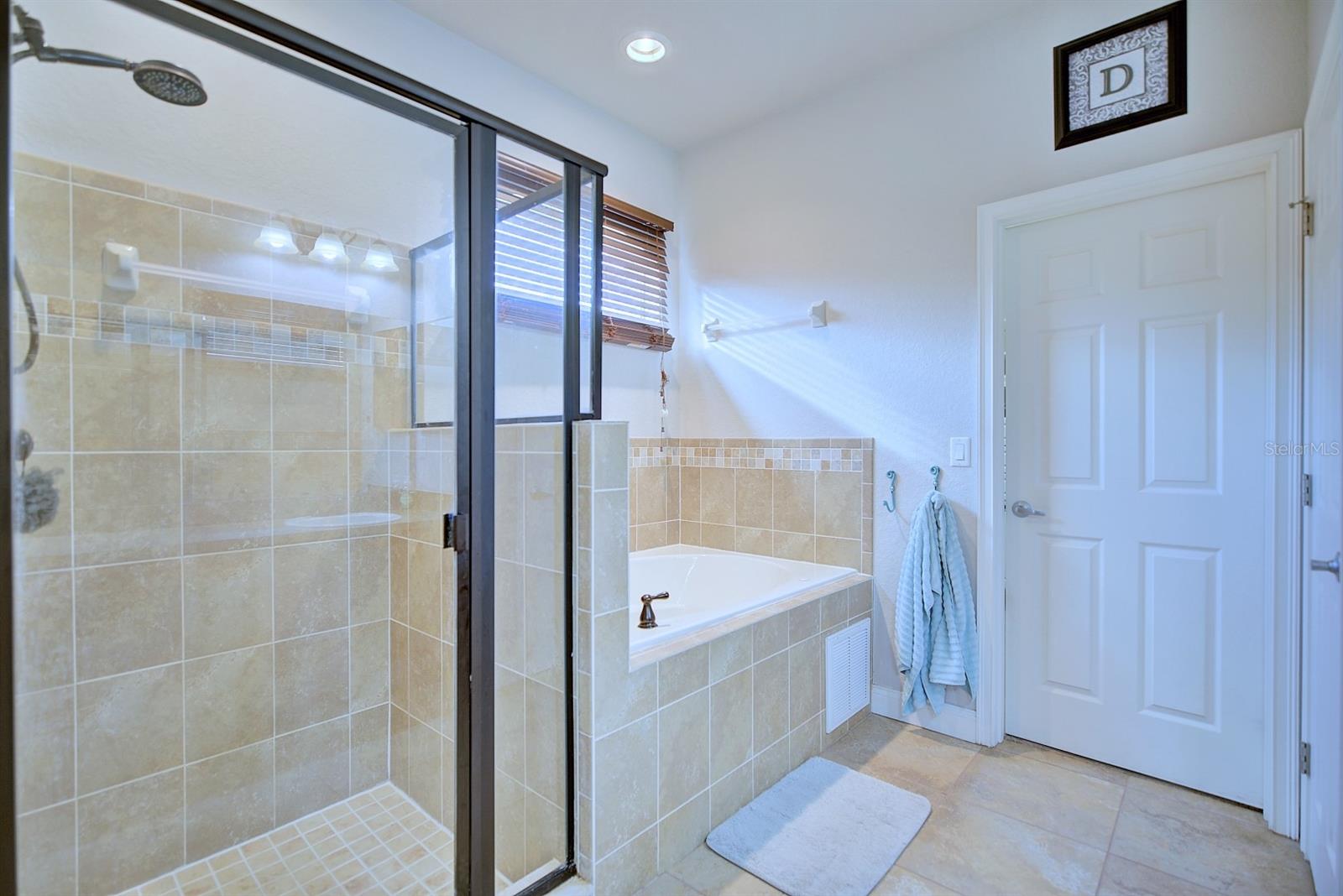 HARTFORD ESTATES - Residential Lease