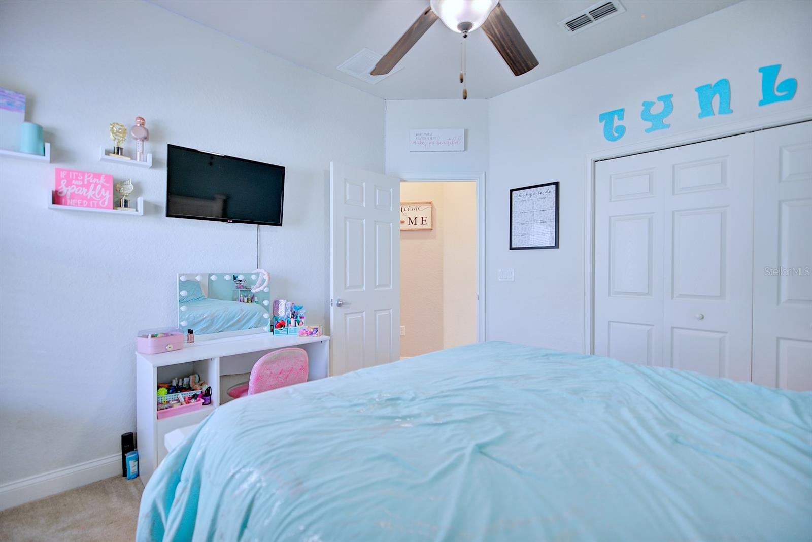 HARTFORD ESTATES - Residential Lease