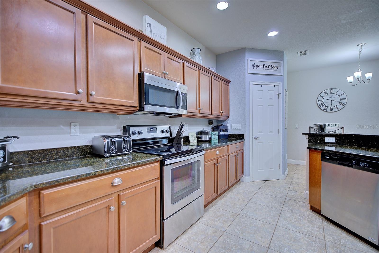 HARTFORD ESTATES - Residential Lease