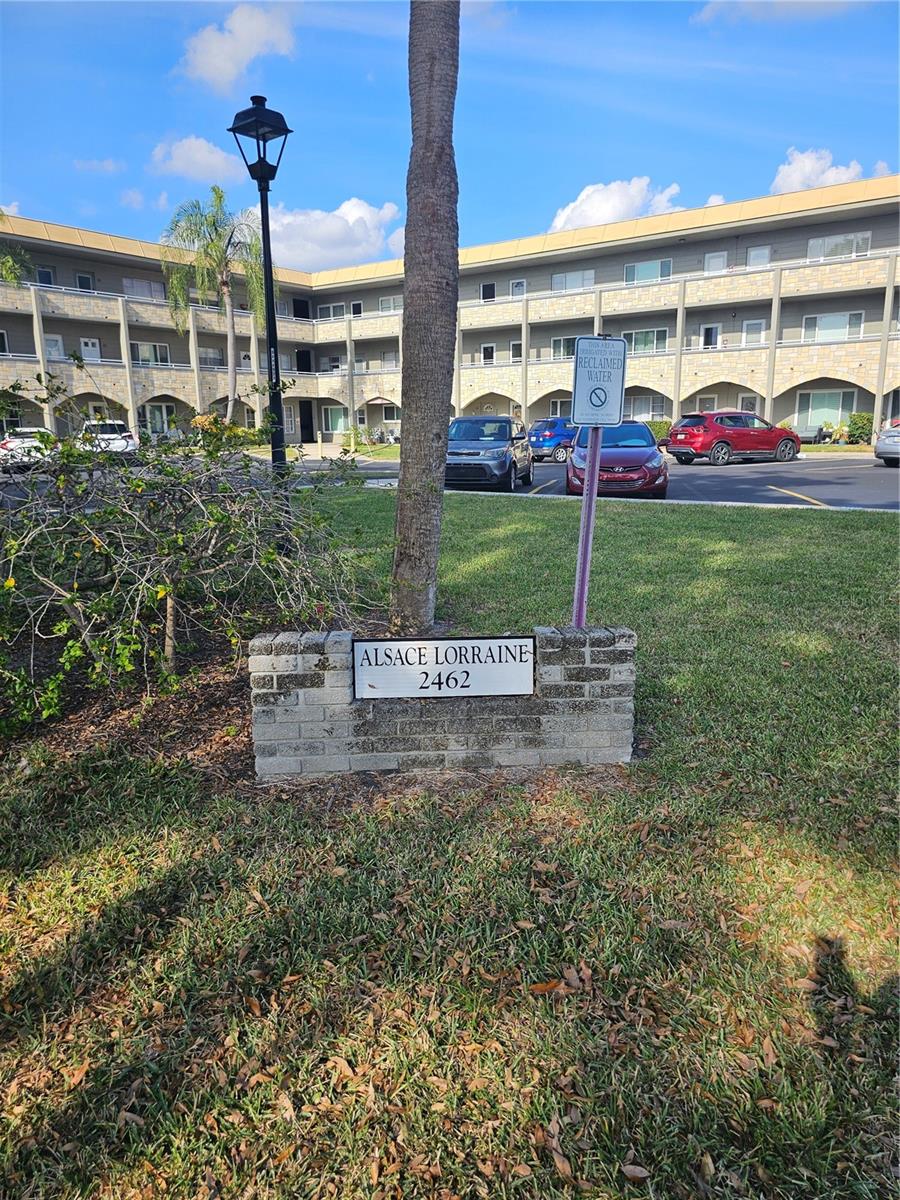 ON TOP OF THE WORLD - Residential