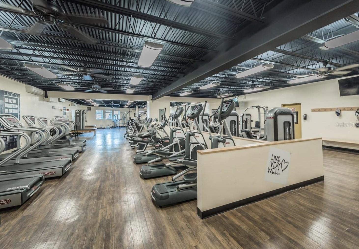 ON TOP OF THE WORLD - Residential