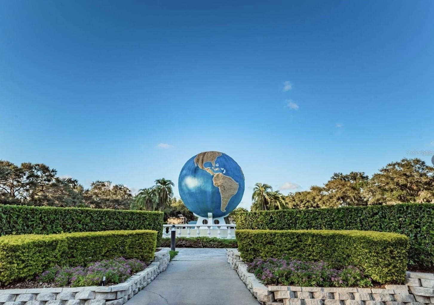 ON TOP OF THE WORLD - Residential