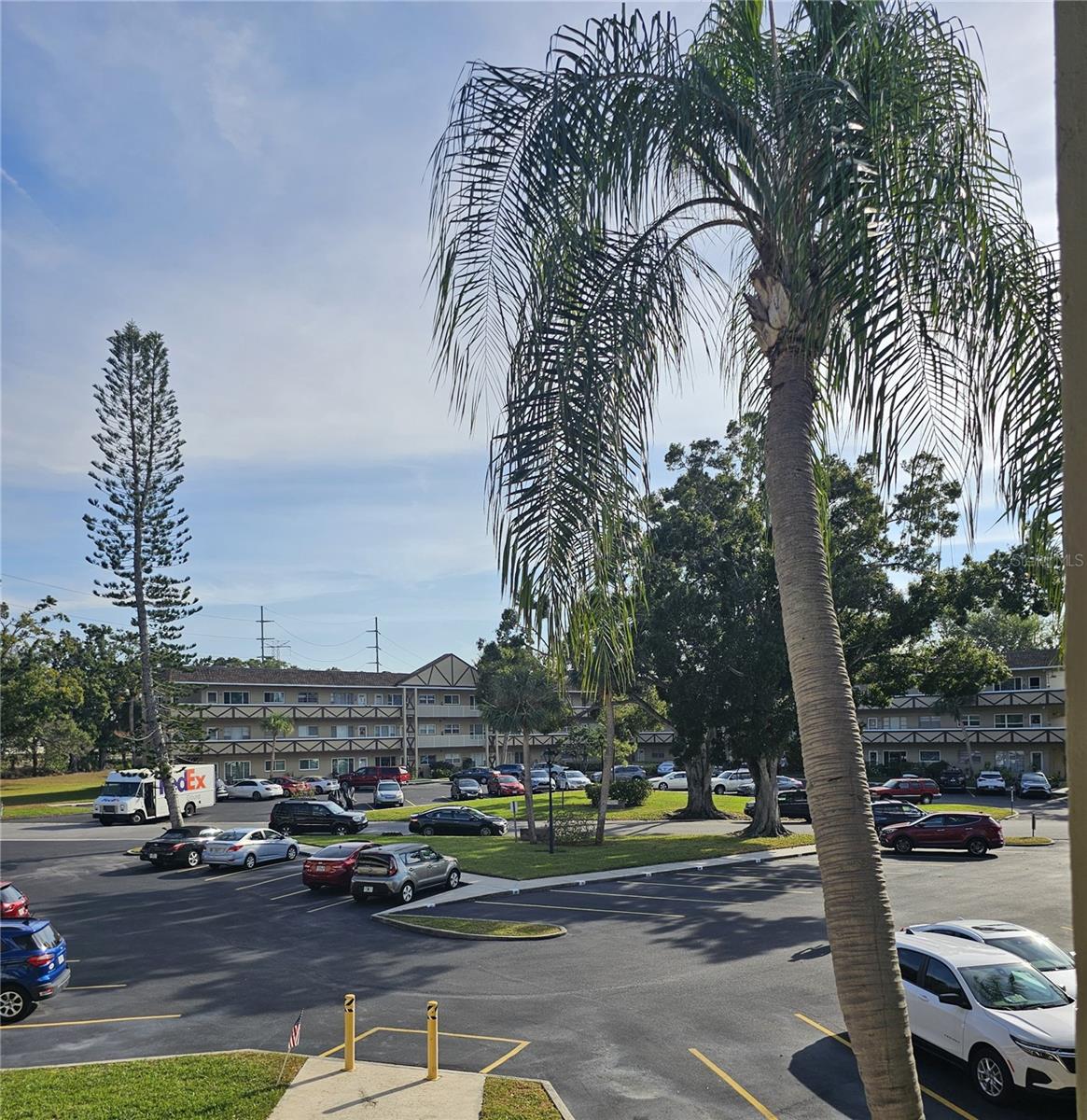 ON TOP OF THE WORLD - Residential