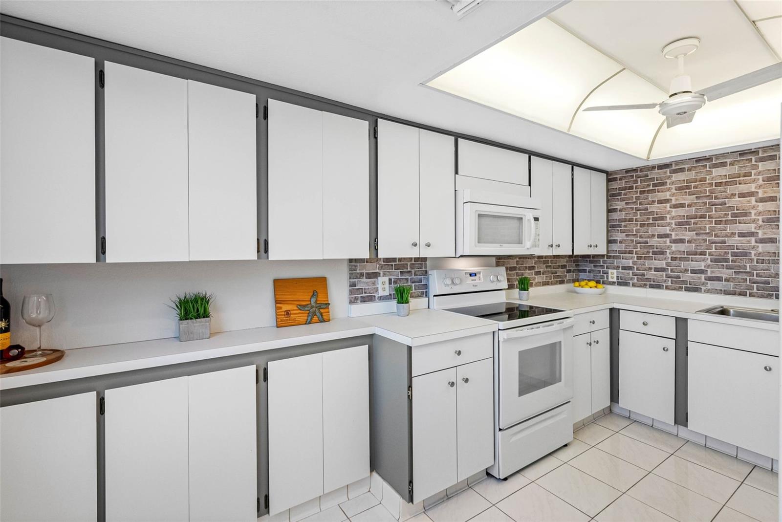 BELLEVIEW BILTMORE VILLAS BAYSHORE II - Residential