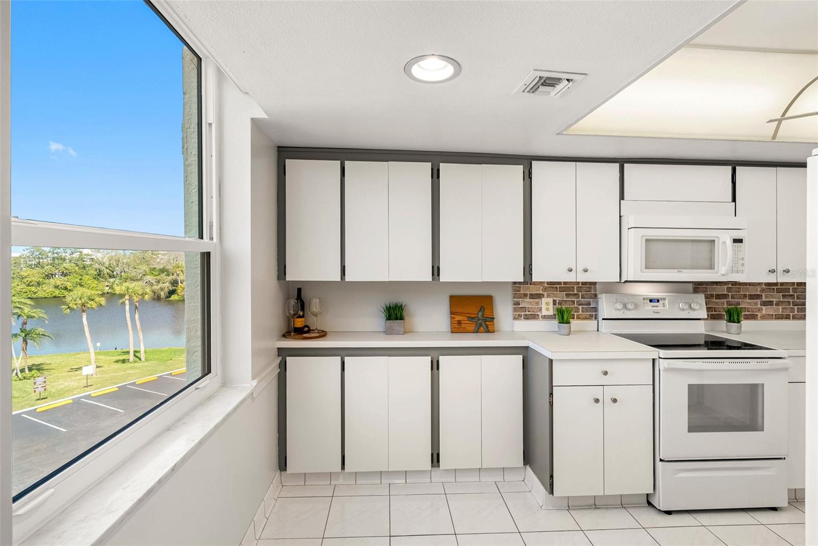 BELLEVIEW BILTMORE VILLAS BAYSHORE II - Residential