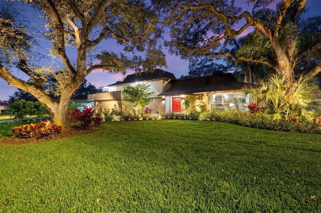 Photo of 1584 Oak Ln, Clearwater, FL 33764 (MLS # TB8490329)