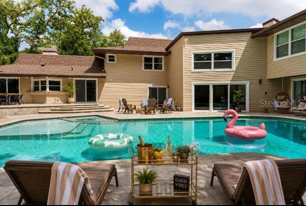1584 OAK LANE