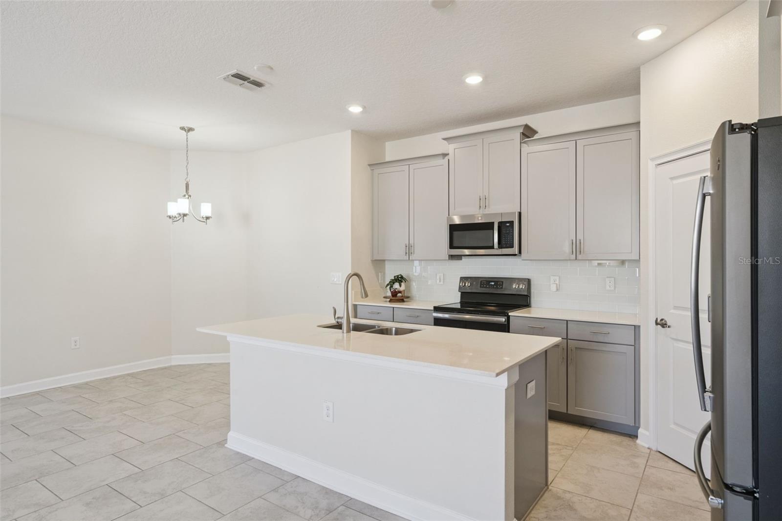 TRADITIONS PH 02 - Residential