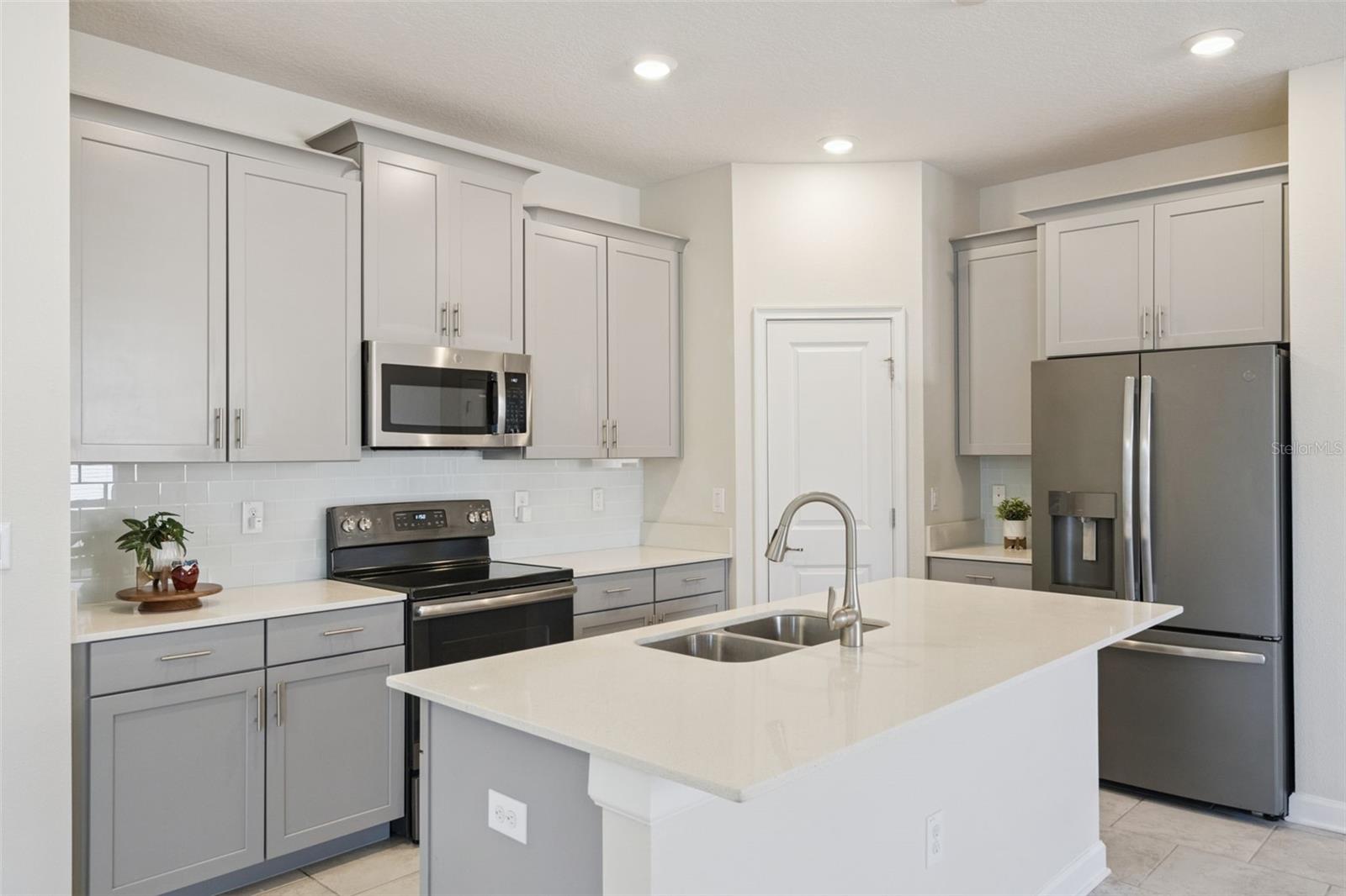 TRADITIONS PH 02 - Residential