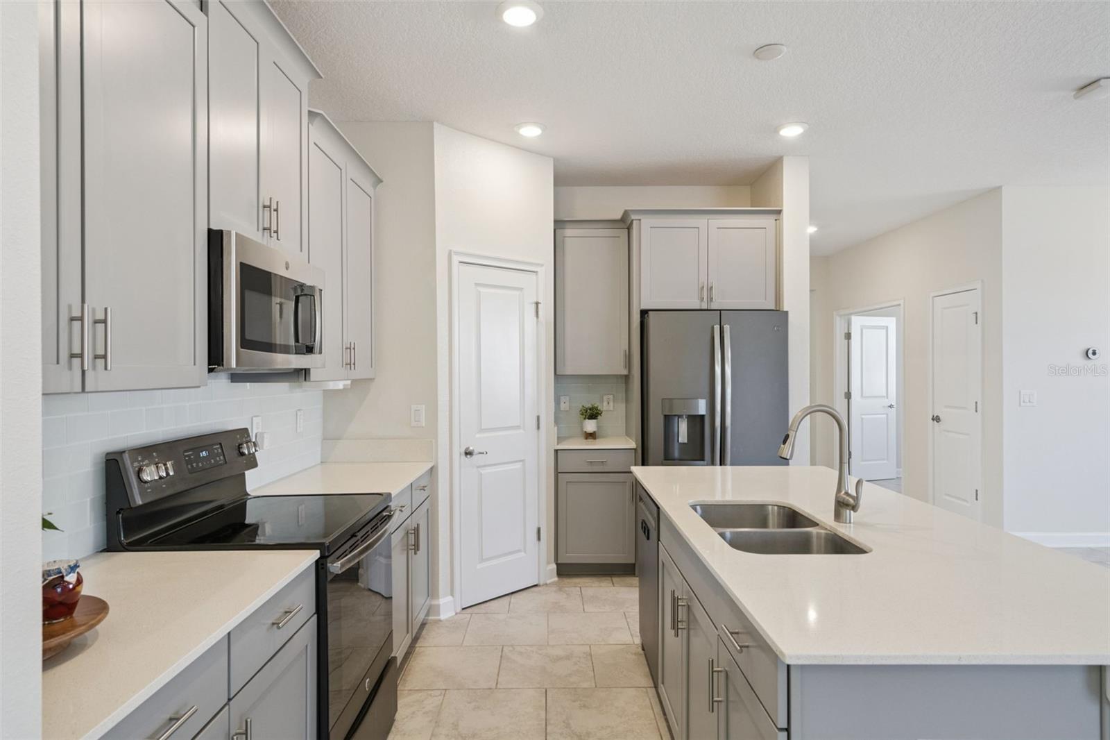 TRADITIONS PH 02 - Residential