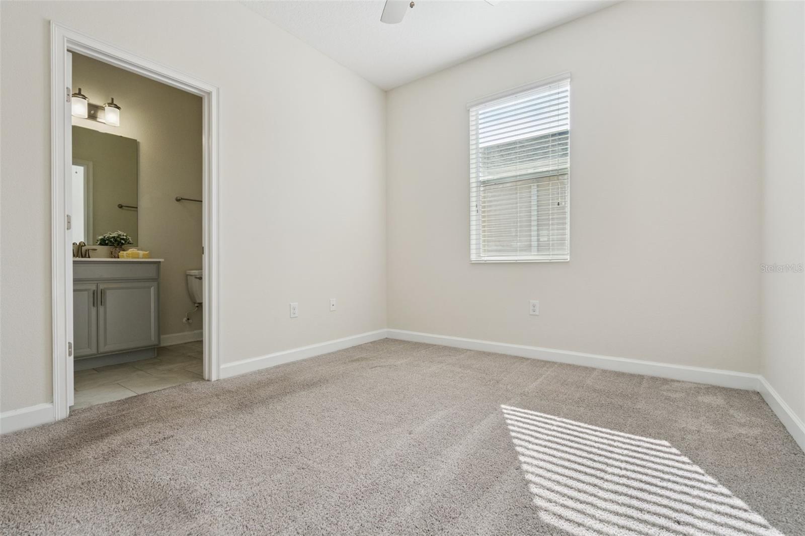 TRADITIONS PH 02 - Residential