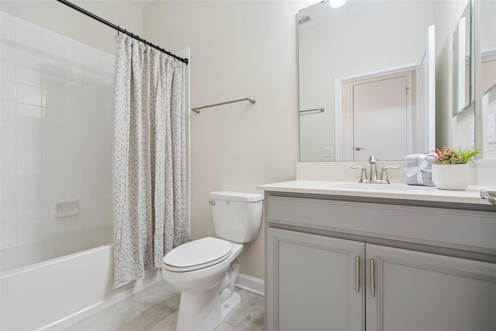 TRADITIONS PH 02 - Residential