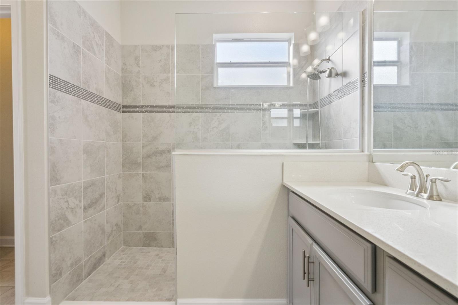 TRADITIONS PH 02 - Residential