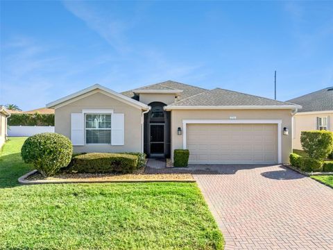 Photo of 2733 Attwater Loop, Winter Haven, FL 33884 (MLS # P4937444)