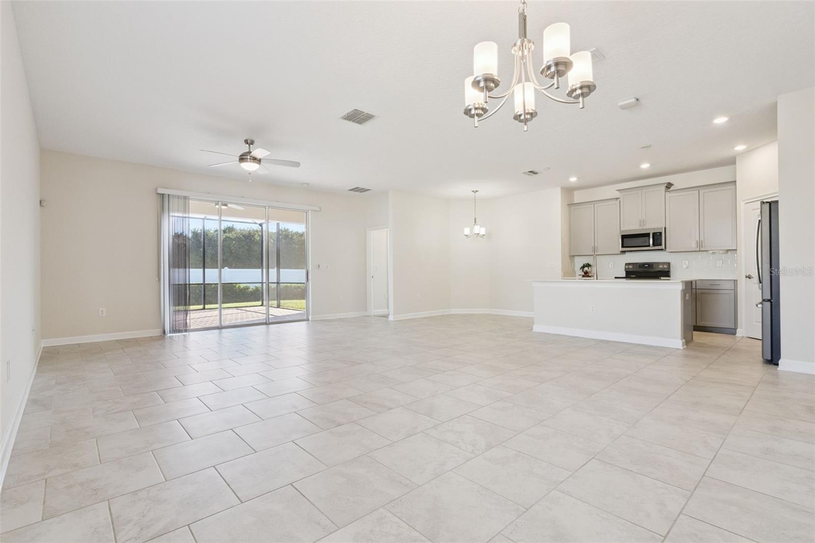 TRADITIONS PH 02 - Residential