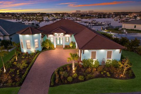 A home in PALMETTO