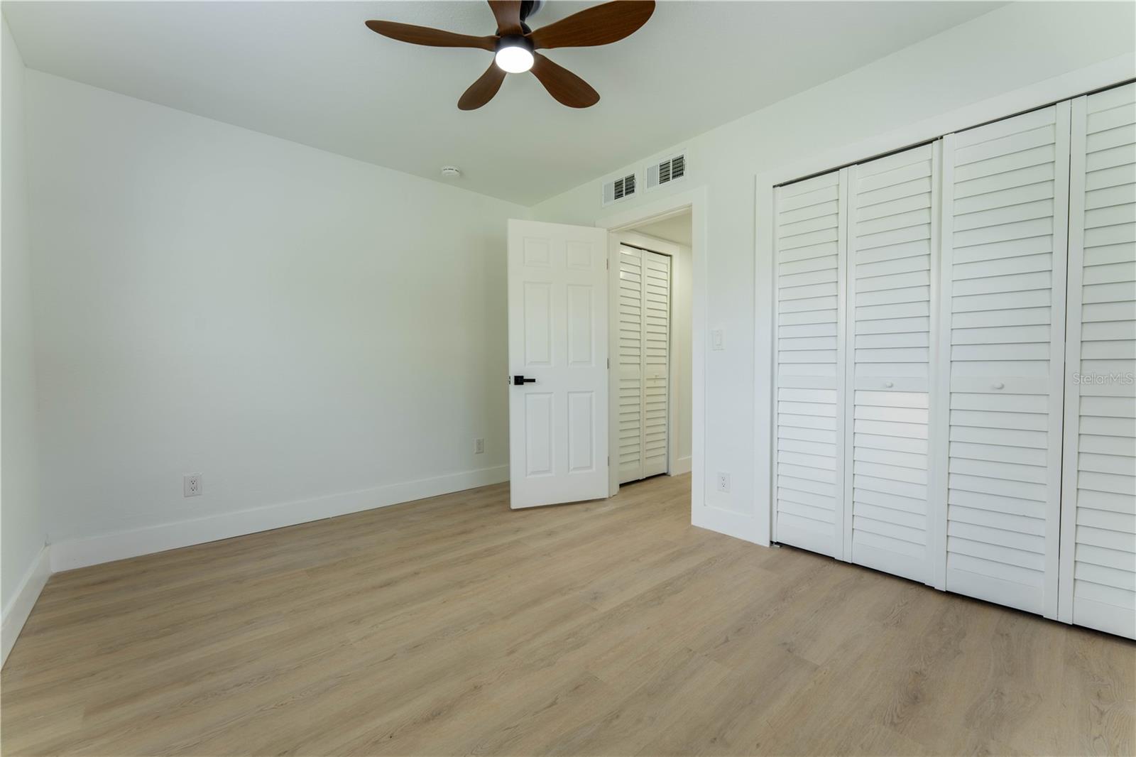 SHORE ACRES OVERLOOK SEC - Residential Lease