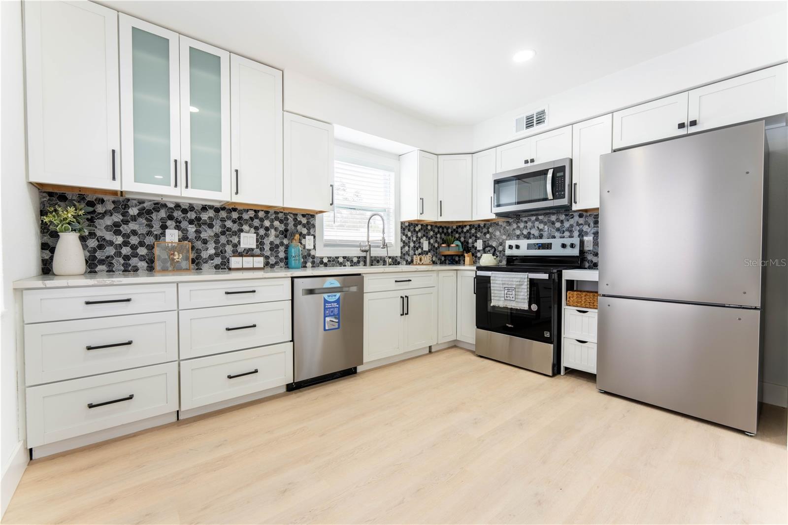 SHORE ACRES OVERLOOK SEC - Residential Lease