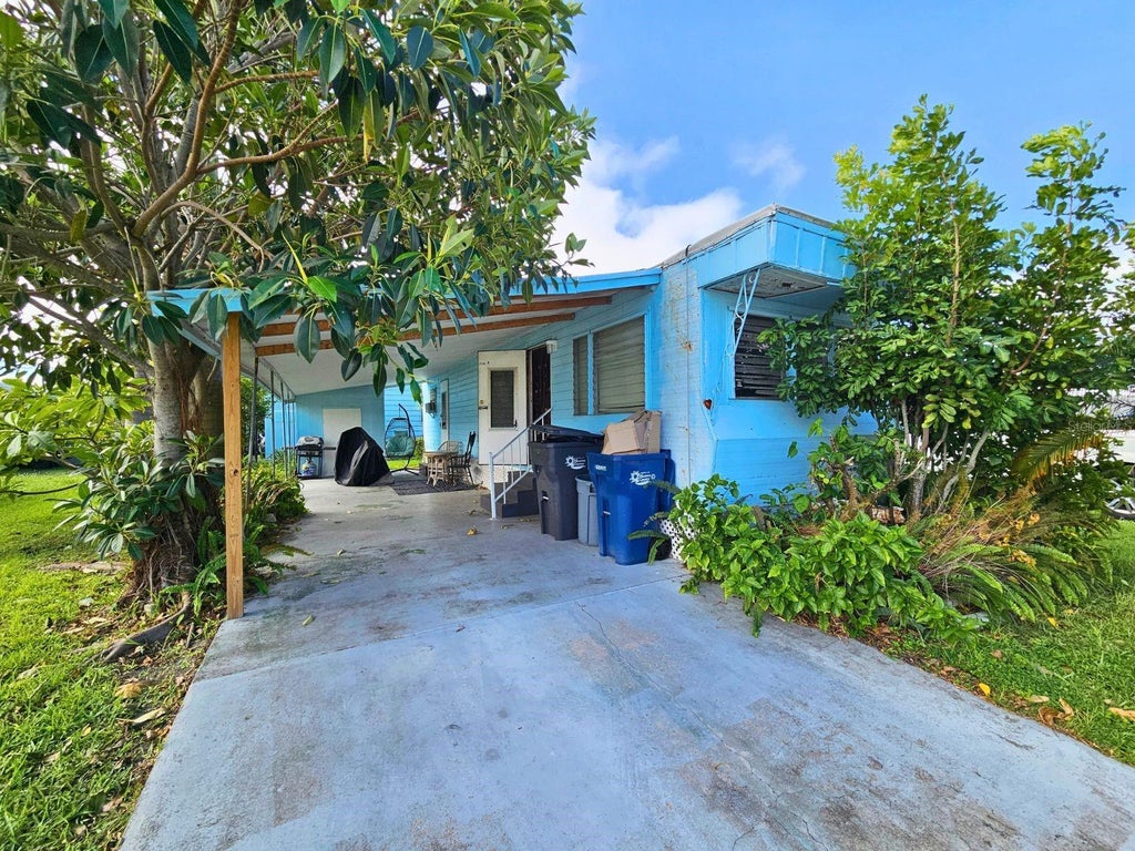 Photo of 710 49th Avenue Drive W, Bradenton, FL 34207 (MLS # S5158290)