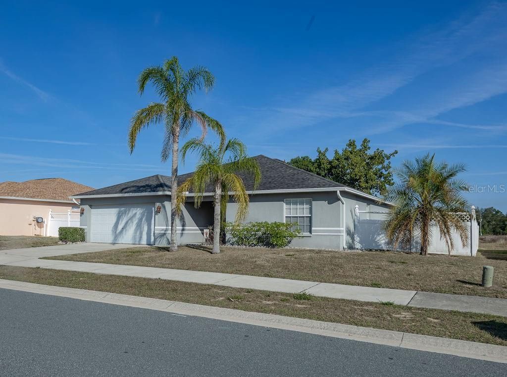 Photo of 1015 Highland Crest Circle, Lake Wales, FL 33853 (MLS # K4903176)