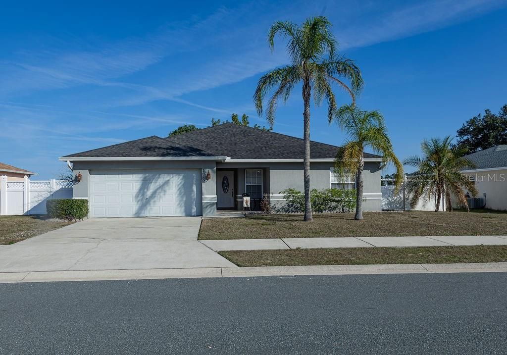 Photo of 1015 Highland Crest Circle, Lake Wales, FL 33853 (MLS # K4903176)