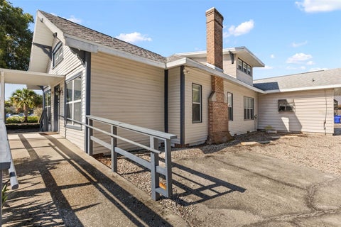 Tiny photo for 305 N Sinclair Avenue, Tavares, FL 32778 (MLS # G5118144)