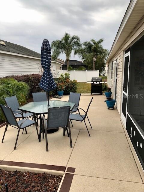 2552 MARIEL WAY