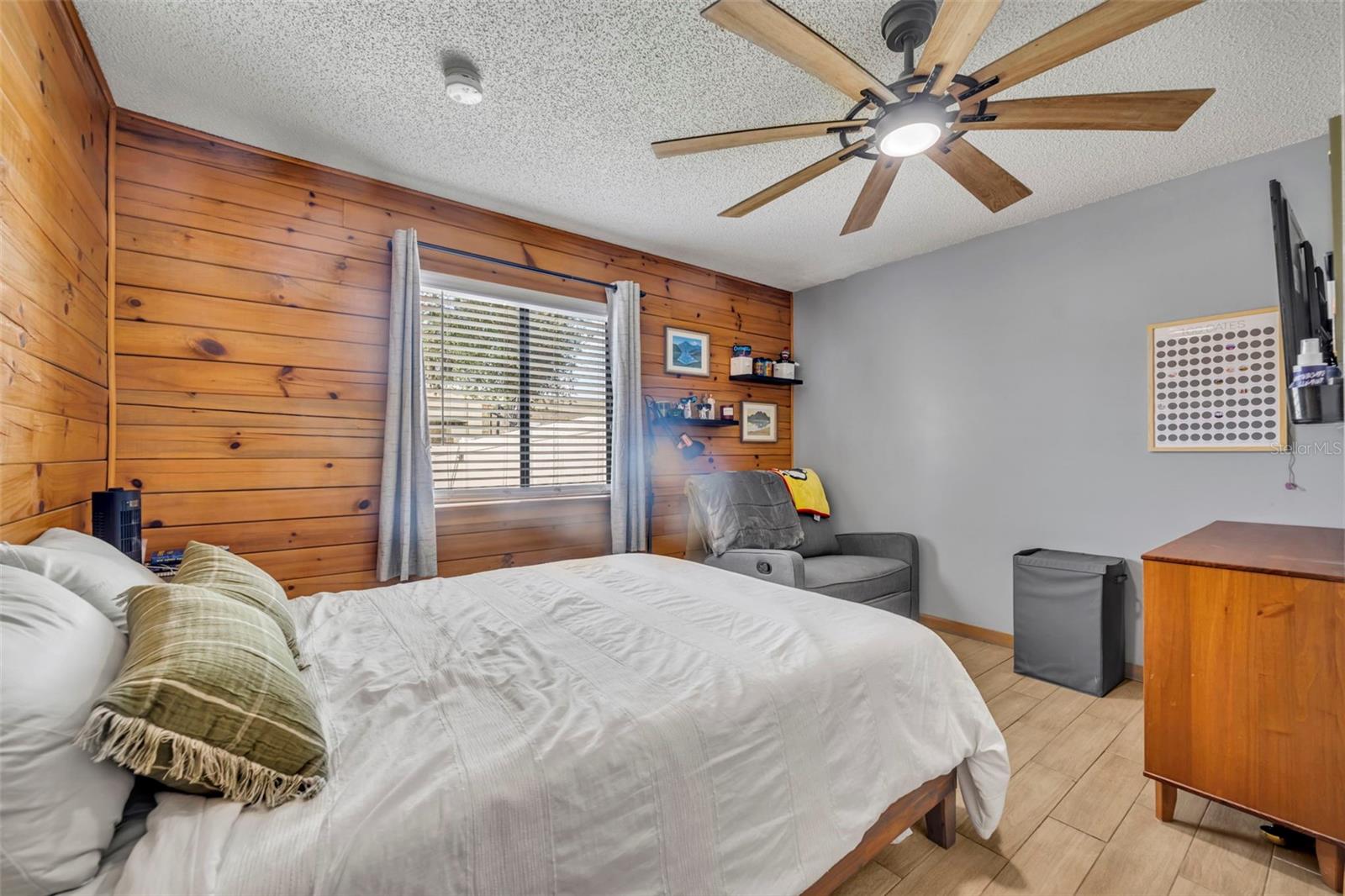 ROSS LAKE SHORES - Residential