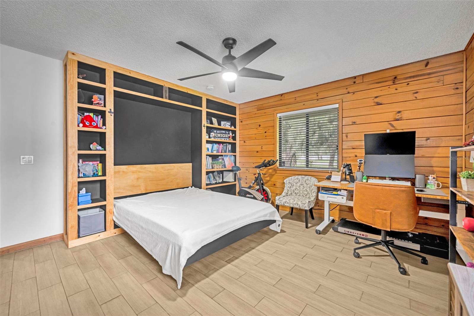 ROSS LAKE SHORES - Residential