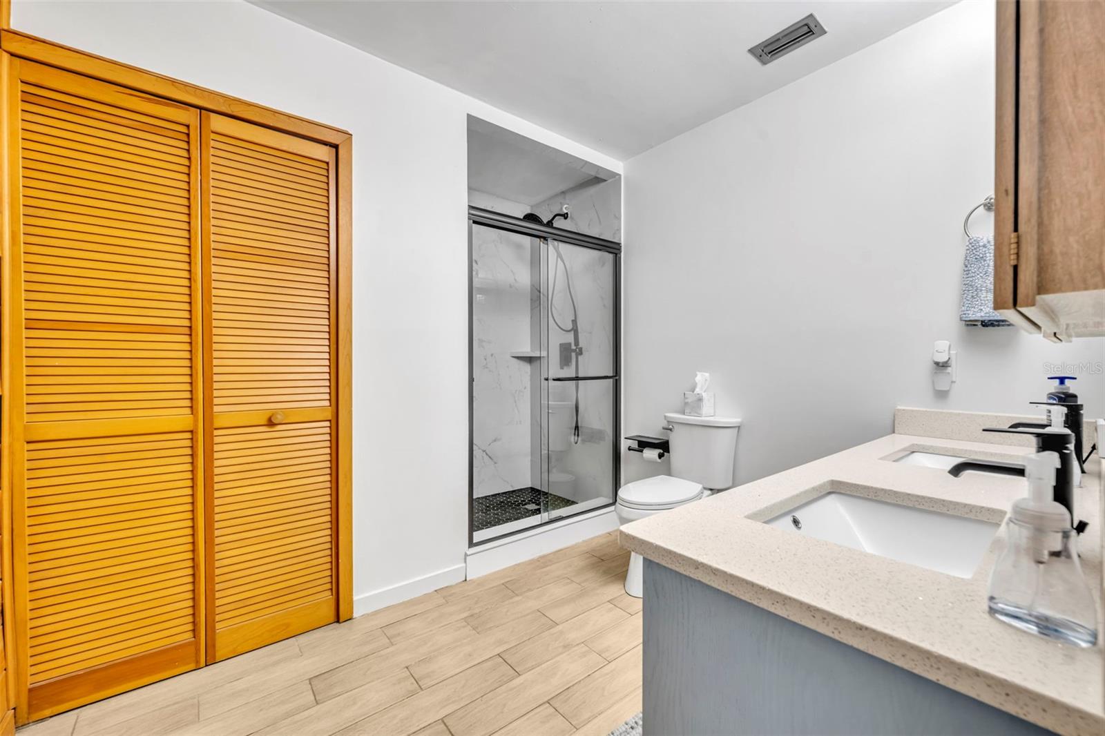 ROSS LAKE SHORES - Residential